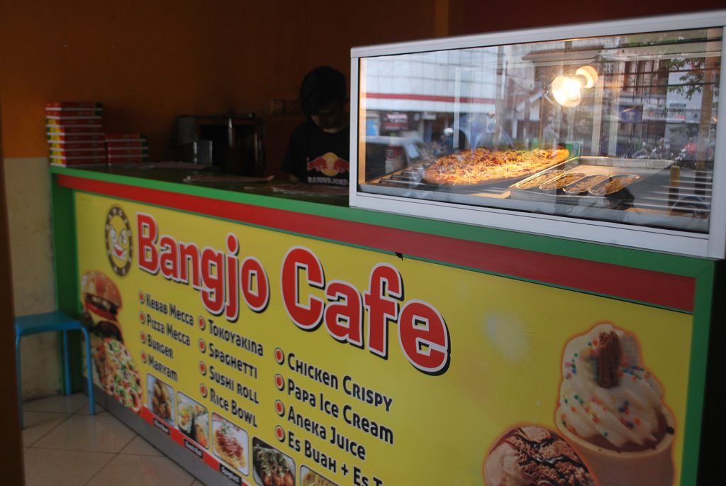 Menjelajah Kuliner Dunia di Bangjo Cafe