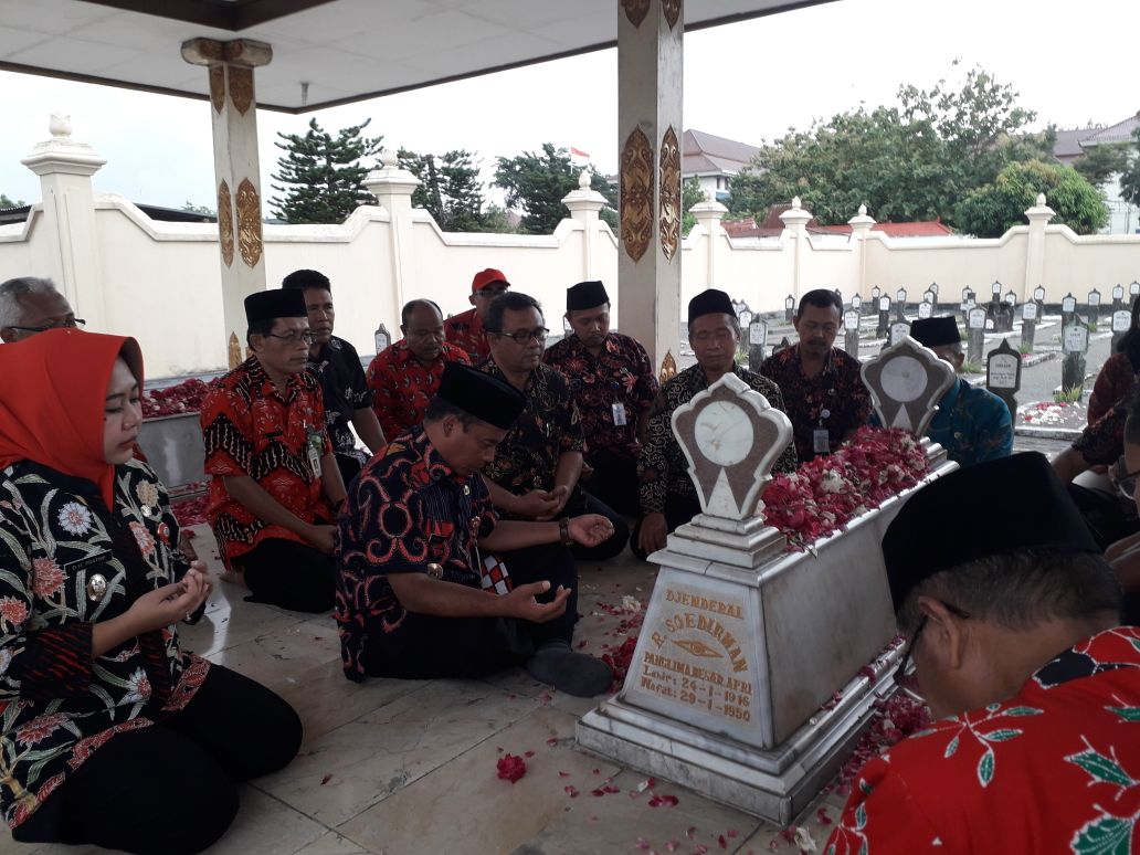 Bupati Ziarah Makam Jenderal Besar Soedirman