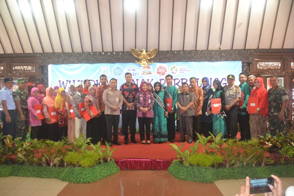 Harganas Ke-XXV, Plt Bupati Tiwi Menggagas Family For Family