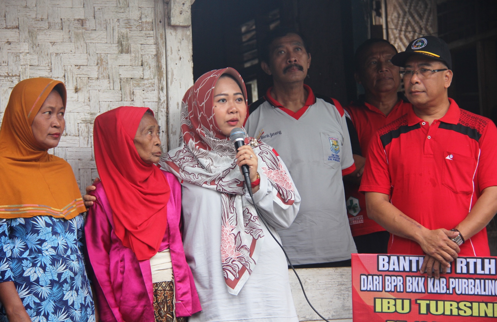 Gebrak Di Candiwulan, Gotong Royong Bangun Gedung Gapoktan Dan Rehab 4 RTLH