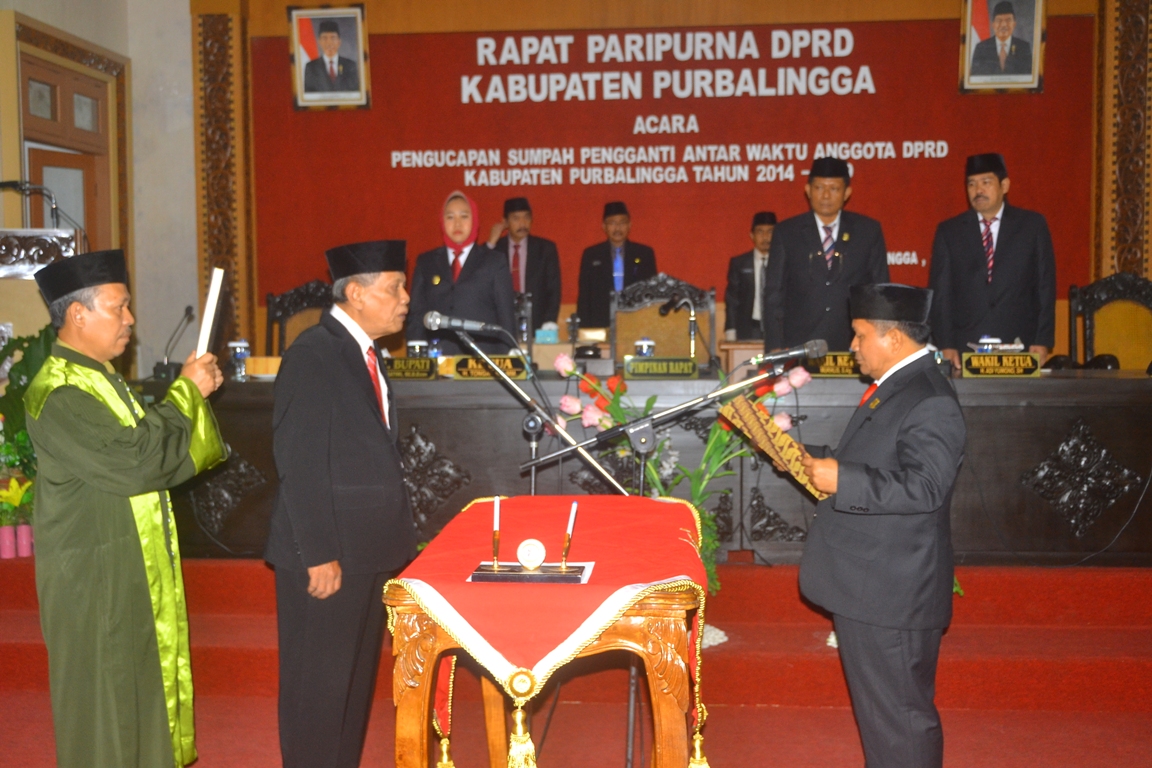 Sunarto SH Resmi PAW Anggota DPRD Fraksi PDIP