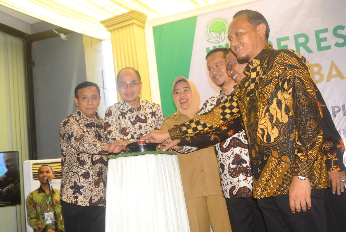 Plt Bupati Tiwi Meresmikan Gedung PT Herba Emas Wahidatama
