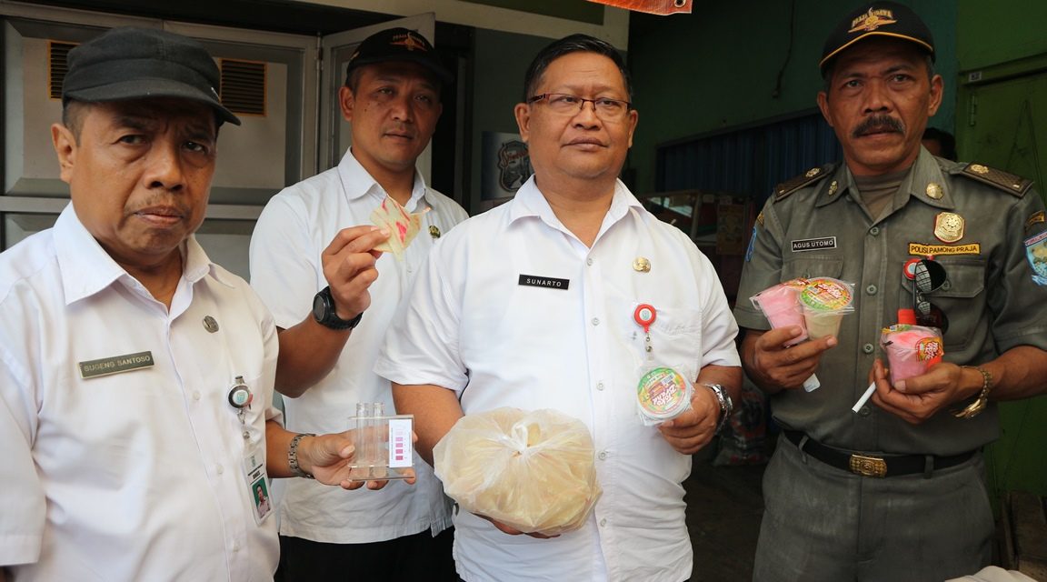 Tim JKPT Temukan Dua Sampel Makanan Mengandung Rhodamin B di Pasar Karangreja