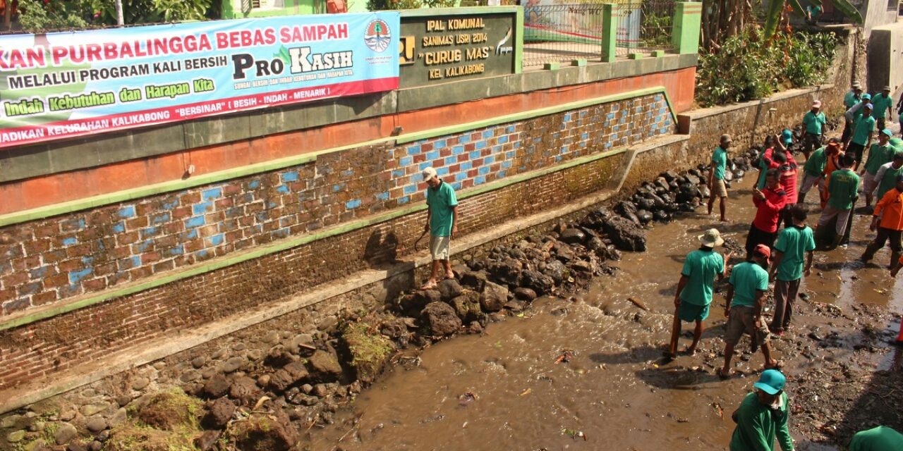 Bupati Tiwi Canangkan Program Kali Bersih dan Proklim di Kelurahan Kalikabong