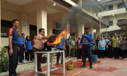 Satpol PP Sosialisasi Mencegah Kebakaran di SMPN 3 Purbalingga