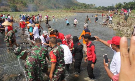 Wanogara Kulon Gotong Royong Membangun Klip Penahan Arus Kali Gintung