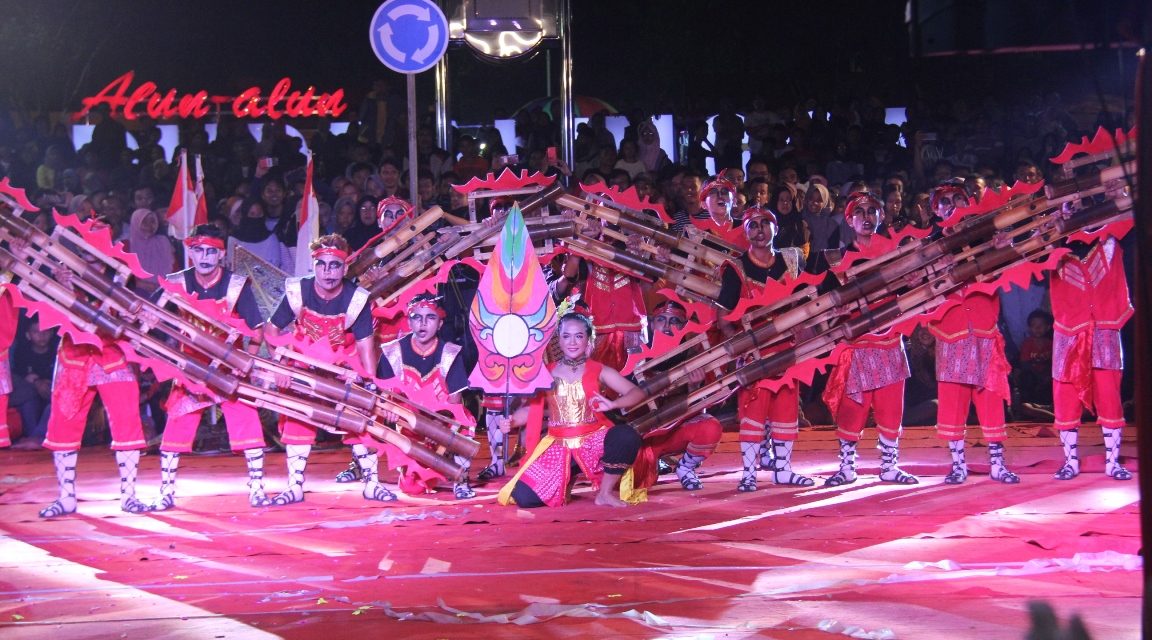 Bupati Tiwi Membuka Festival Kentongan, Punji Kastala Terbaik