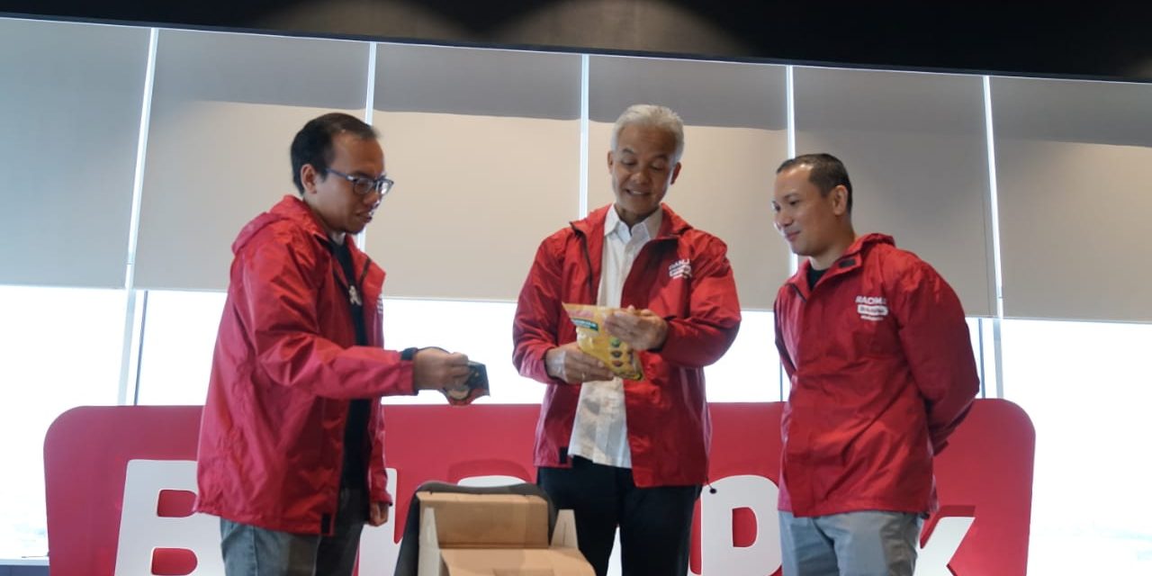 Gubernur Ganjar Kunjungi Kantor Bukalapak Souvenirnya Paket Tuka-Tuku Purbalingga