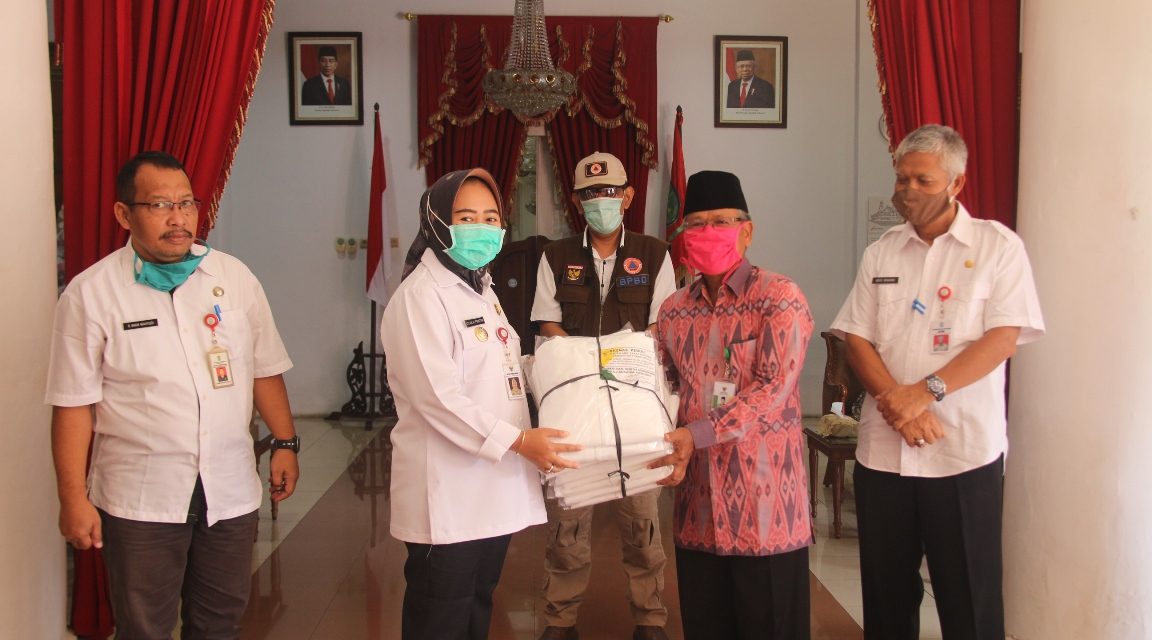 Perkumpulan Masyarakat Thionghoa Bantu 500 APD dan 10.000 Masker