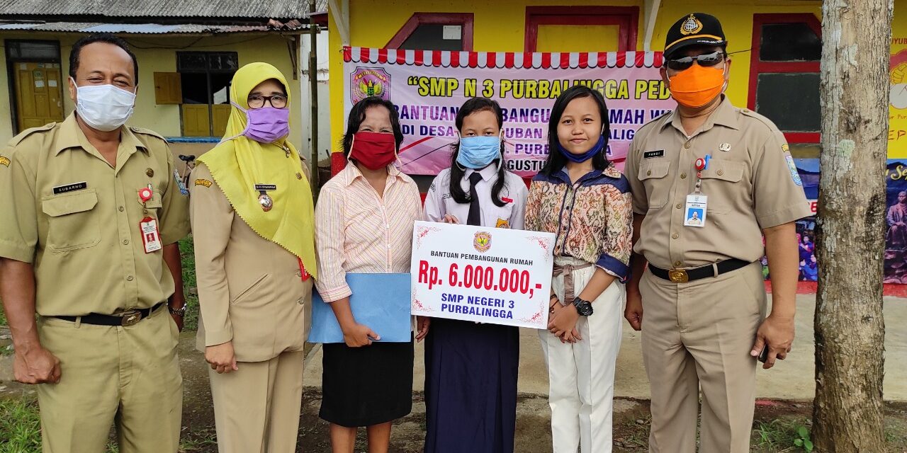 SMPN 3 Purbalingga Bantu Rehab Rumah di Desa Penaruban
