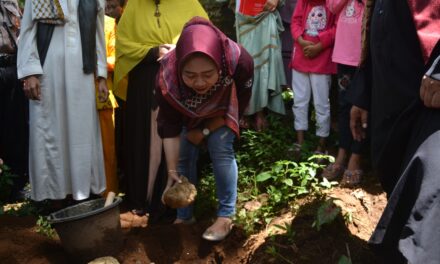 Bupati Meletakan Batu Pertama pembangunan Pondok Rehabilitasi Wanita Al Imam