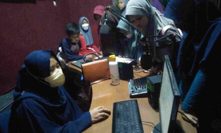 Di Hari Penyiaran Nasional, Anak SD Belajar Tentang Keradioan