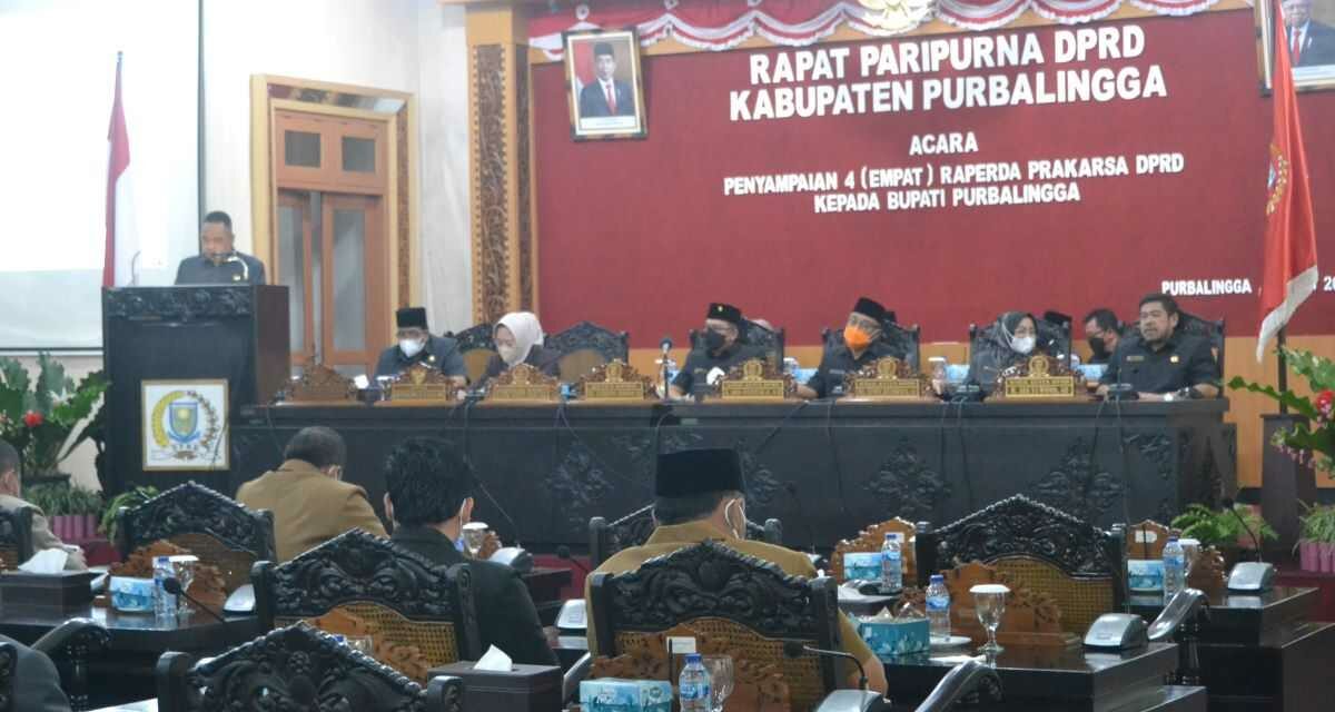 DPRD Sampaikan 4 Raperda Prakarsanya Kepada Bupati