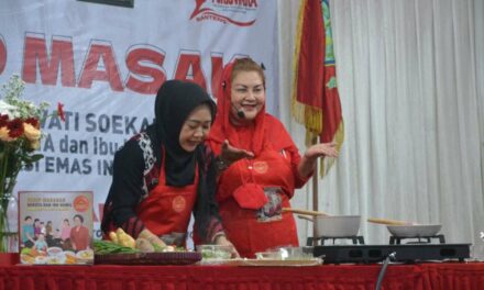 Bupati Tiwi Duet Wakil Walikota Semarang Masak Menu Makanan Pencegah Stunting