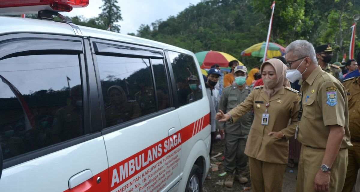 Jauh dari Rumah Sakit, Desa Karangbawang Dapat Mobil Ambulans Siaga