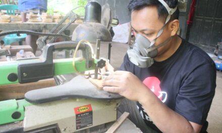 Yogi Sutrisno, Pembuat Jam Tangan Kayu Asal Dusun Melung Yang meng-Indonesia