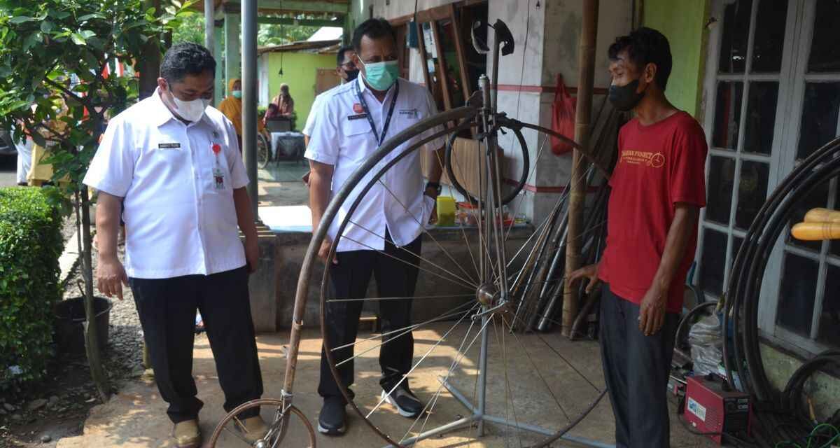 Sepeda Penny Farthing Produksi Desa Karangtengah Tembus Ke Luar Negeri