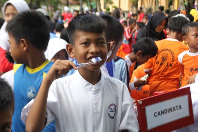 Peringati HKGN, 2.000 Siswa SD di Purbalingga Ikuti Sikat Gigi Bersama
