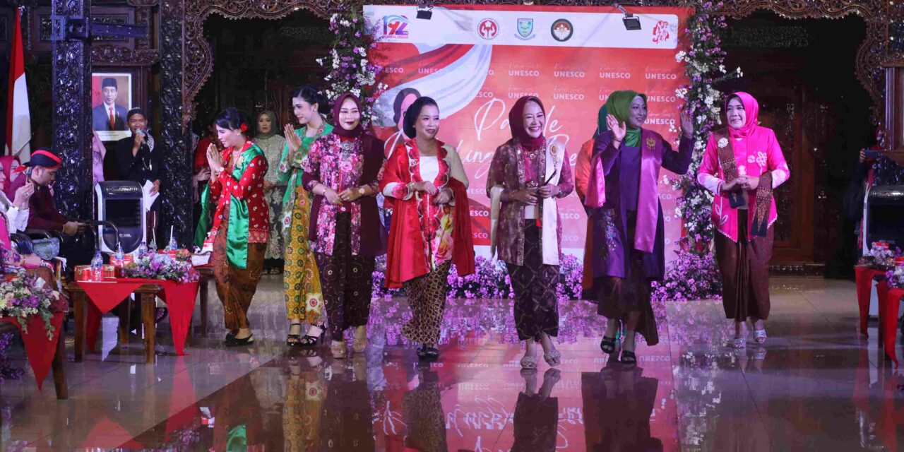 600 Wanita Kampanyekan Kebaya Sebagai Budaya Tak Benda Dalam Parade Purbalingga Berkebaya