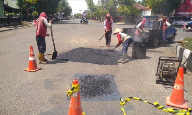 Jelang Lebaran 1444 H, Perbaikan Jalan Kabupaten Dikebut