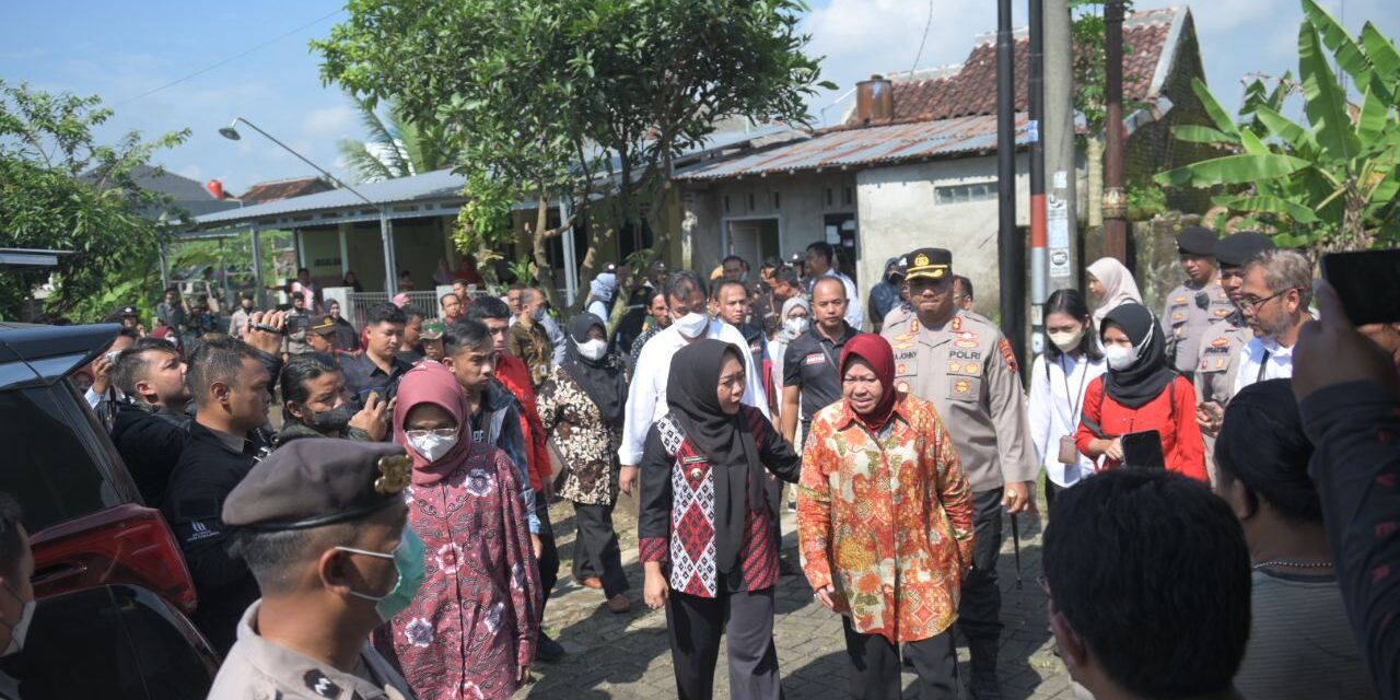 Bupati Tiwi Dampingi Mensos Jenguk Bocah Korban Asusila