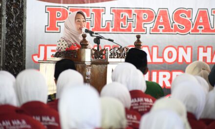 Lepas Jamaah Haji, Bupati Tiwi Titip Do’akan Kemajuan untuk Purbalingga