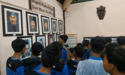 Tingkatkan Pengetahuan Sejarah Purbalingga, Siswa SMP N 1 Kertanegara Berkunjung ke Museum Daerah