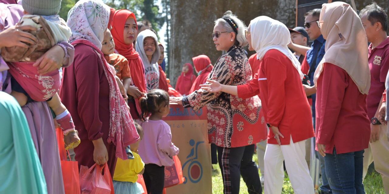 Bupati Tiwi Bersama Bunda Asuh Anak Stunting : Ayo Bersatupadu Turunkan Stunting!