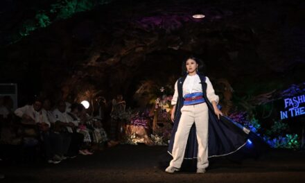Gunakan Goa jadi Arena Catwalk, Fashion In The Cave Memukau Penonton