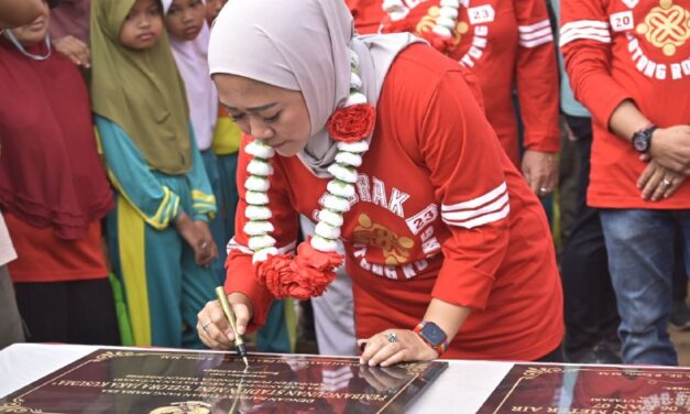 Bupati Tiwi Resmikan Stadion Mini Gelora Jaka Kusuma Desa Karangcegak