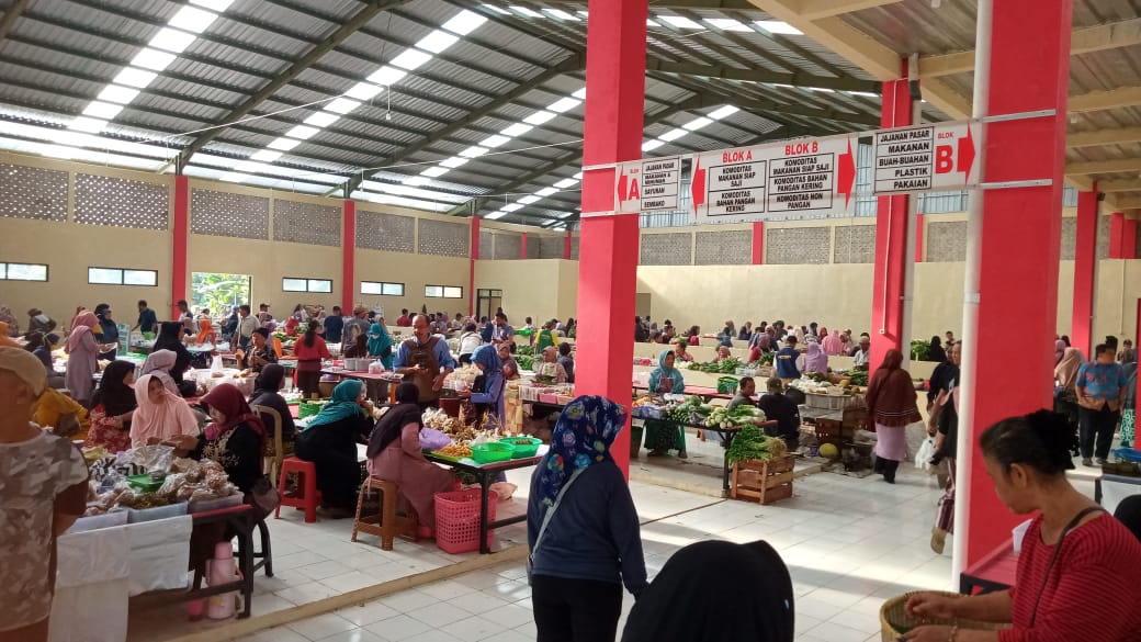 407 Pedagang Pasar Badog Tempati Bangunan Baru