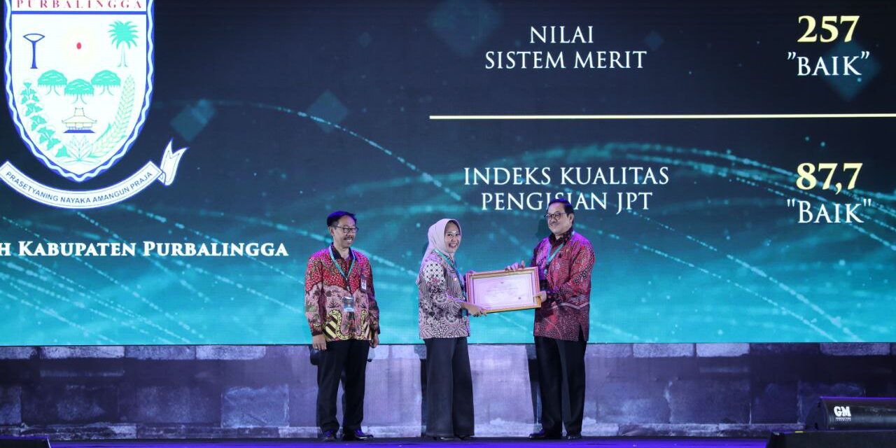 Manajemen ASN Dinilai Baik, Bupati Tiwi Terima Penghargaan Anugerah Meritokrasi 2023