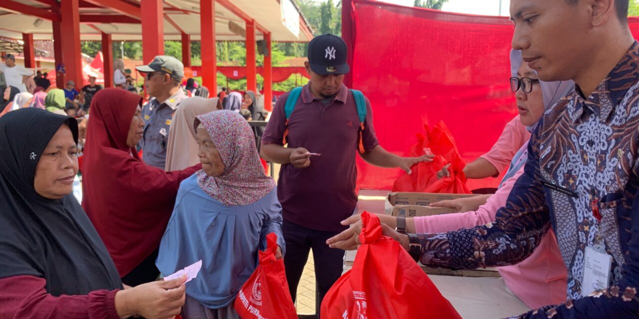 Pasar Murah Ramadhan di Kecamatan Rembang Dibanjiri Pengunjung, Barang Laris Manis Terjual