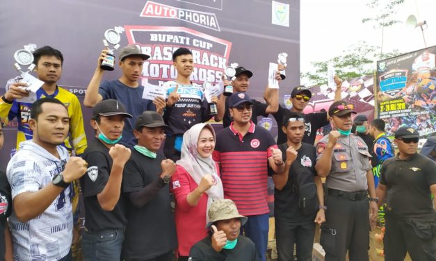 329 Crosser Ikuti Grasstrack Motorcross Bupati Cup 2019