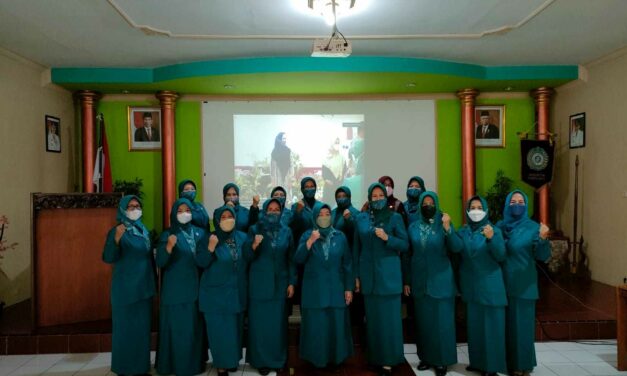 TP PKK PURBALINGGA IKUTI PUNCAK PERINGATAN HARI KESATUAN GERAK PKK NASIONAL KE 50 TAHUN 2022