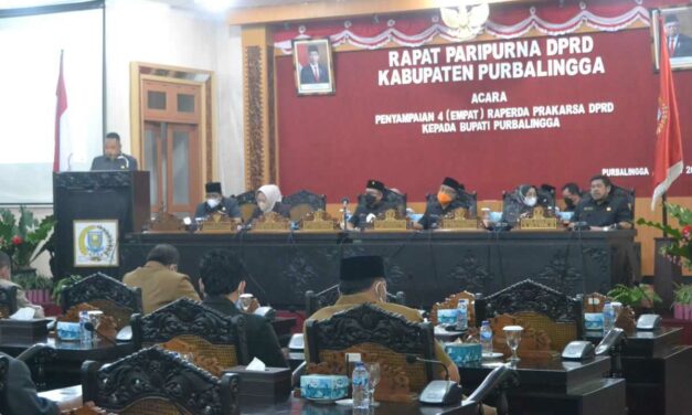 DPRD Sampaikan 4 Raperda Prakarsanya Kepada Bupati