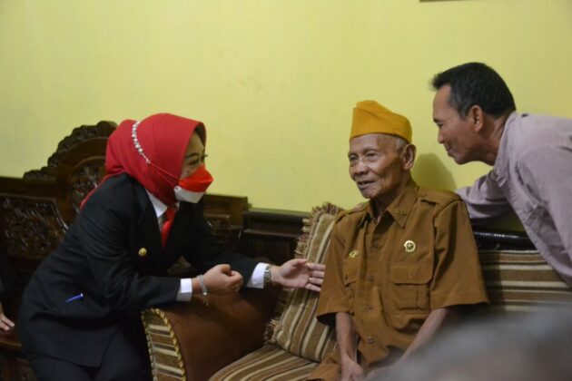 Tradisi HUT Kemerdekaan RI, Bupati dan Forkopimda Anjangsana ke Pejuang Perintis Kemerdekaan