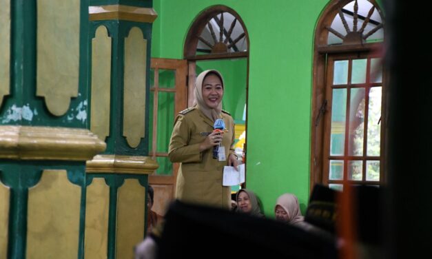 Bupati Tiwi : Peningkatan Jalan Sangkanayu – Talagening Bertahap