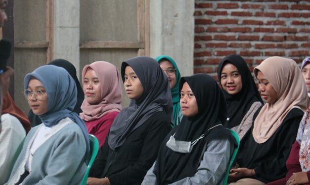 Puluhan Pemuda Ponjen Dapat Pelatihan Digital Marketing