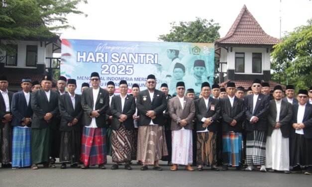 Apel Peringatan Hari Santri Nasional 2025, Santri Didorong Kuasai Ilmu dan Teknologi