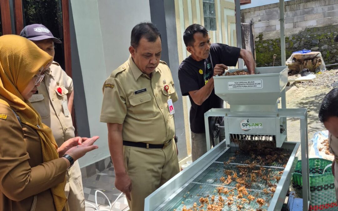 Alat Perontok dan Pembersih Kapulaga Ringankan Beban Kerja Petani Purbalingga