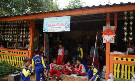 Perpustakaan Bergerak Limbah Pustaka Desa Muntang Raih Penghargaan Nasional dari Perpusnas RI