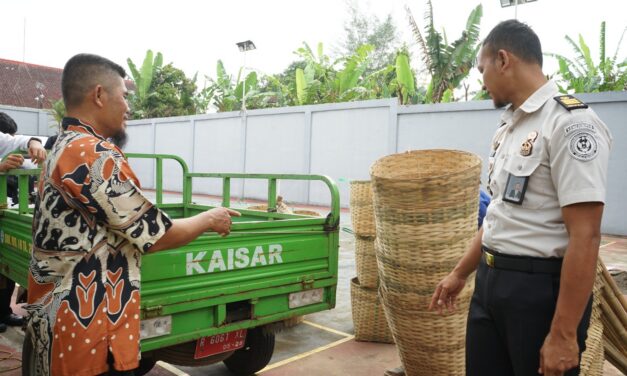 Pemkab Purbalingga Manfaatkan Produk Warga Binaan Rutan untuk Sarana Kebersihan Taman