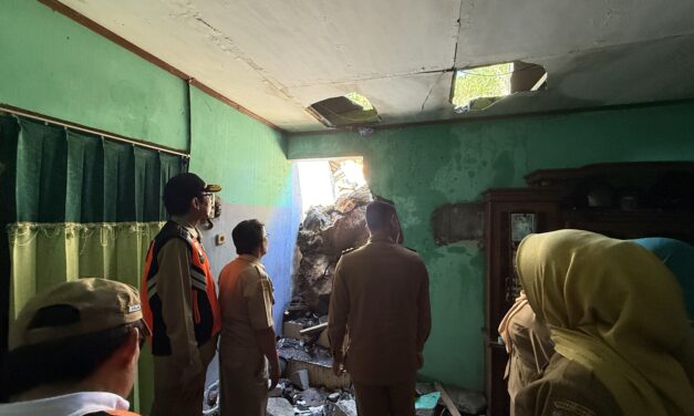 Tak Tinggal Diam, Pemkab Purbalingga Hadir Tangani Longsor di Sangkanayu