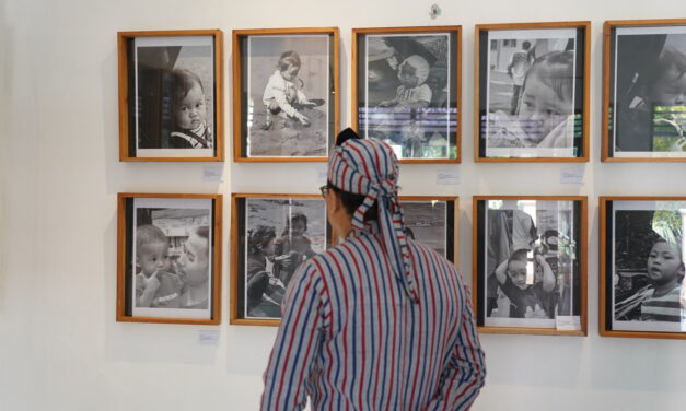 50 Karya “Monokrom” Tampilkan Kekuatan Visual Hitam-Putih