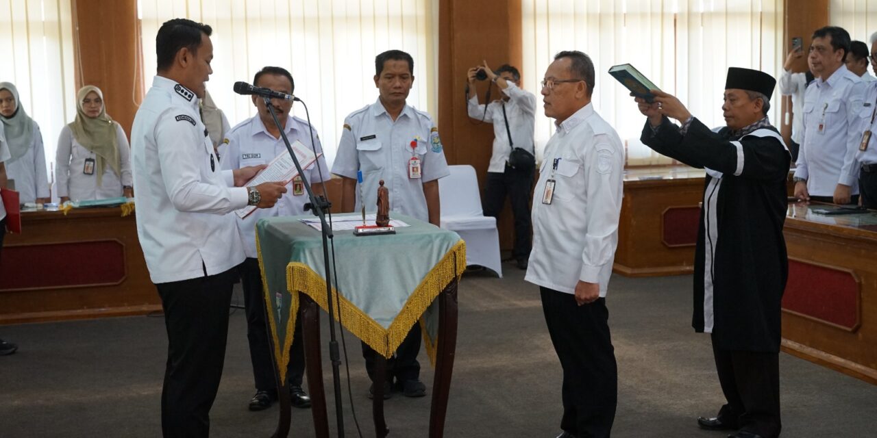 Bupati Fahmi Lantik Fathurrohman Jadi Staf Ahli Bidang Perekonomian dan Pembangunan